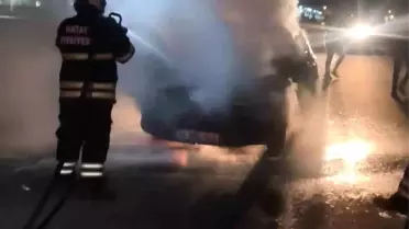 Hatay'da Seyir Halindeki Otomobil Yandı