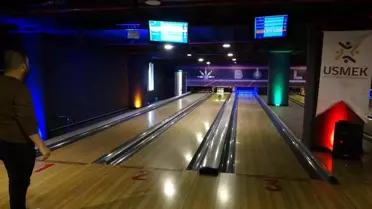 Basın mensupları bowling turnuvasında buluştu: Bu kez haber değil, strike yaptılar