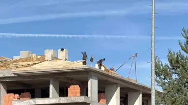 Afyon'da Güvensiz İnşaat Çalışması