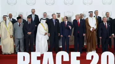 Cumhurbaşkanı Erdoğan, Barış Zirvesi'nde Aile Fotoğrafı Çekimine Katıldı