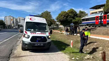 Torununu Kurtaran Yaşlı Kadın Trenin Çarpmasına Uğradı