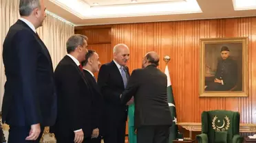 Kurtulmuş, Pakistan'da Zerdari ile Görüştü