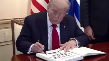 Trump, İsrail Meclisi'nde! Deftere 'Bu yeni bir başlangıç' notunu düştü