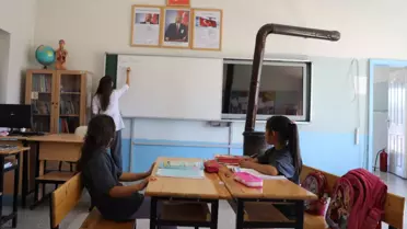 Kırsalda Eğitimin Önemi: İki Kardeş, Tek Öğretmen