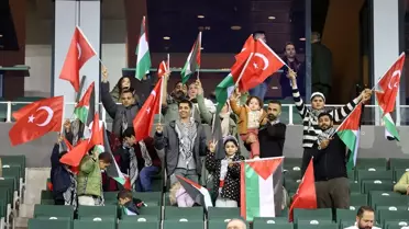 Türkiye-Gürcistan Maçında Çocukların Keyfi