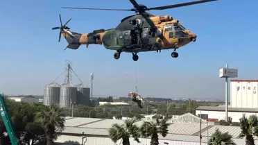 İzmir'de 6.6 büyüklüğünde depreme, helikopterle müdahale tatbikatı gerçekleştirildi