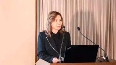 Prof. Dr. Aydın'a Yılın Üstün Başarı Ödülü