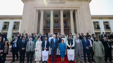 Kurtulmuş'tan Pakistan'da Meclis Ziyareti