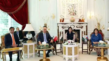 Kurtulmuş, Pakistan'da Başbakan Şerif ile Görüştü