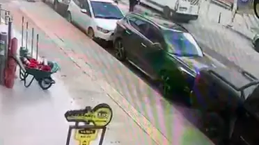 Ümraniye'de Yaya ve Motosiklet Çarpıştı