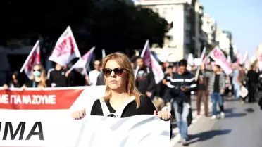 Yunanistan'da İkinci Grev: Çalışma Saatleri Protesto Ediliyor