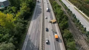 Sakarya'da Kamyonet Kaza Yaptı