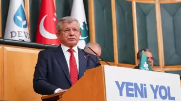 Ahmet Davutoğlu: 'Kimse devletin temel ilkelerini göz ardı ederek ucuz kahramanlığa kalkmasın'