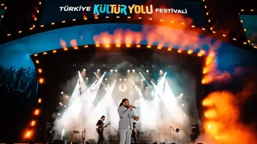 Diyarbakır Kültür Yolu Festivalinde Ferat Üngür Konser Verdi