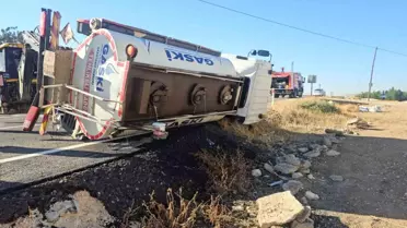 Gaziantep'te Yakıt Tankeri Devrildi, Sürücü Yaralandı