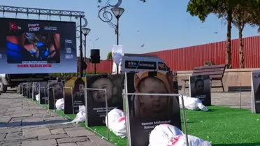 İzmir'de Gazze İçin 'İzlemek Yetmez' Etkinliği