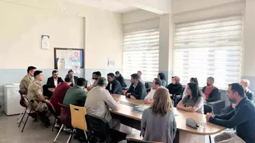 Kaymakam Atış Dicle'deki Okulu Ziyaret Etti