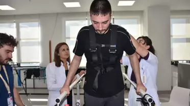 Felçli Genç, Rehabilitasyonla Yürümeye Başladı