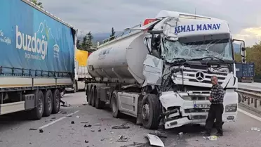 Sapanca'da Tır Kazası: Sürücü Sağ Kurtuldu