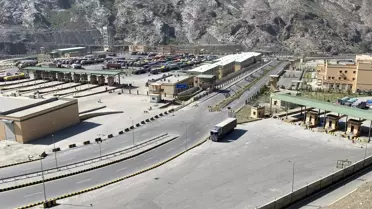 Pakistan ve Afganistan Arasında Ateşkes