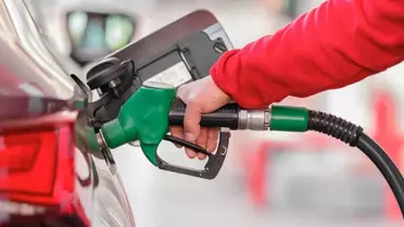 Petrol fiyatı düştü, akaryakıta indirim göründü