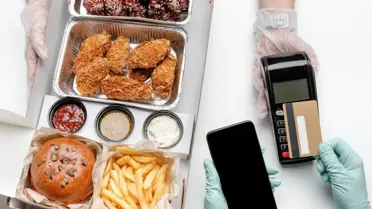 Sipariş uygulamasının açığını buldu, 2 yıl bedava yemek yedi