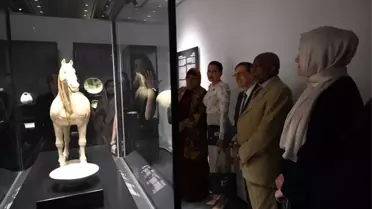 Kuveyt'te Çin Sanat Sergisi Açıldı