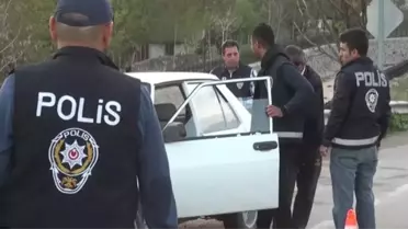 Beypazarı'nda Kaçan Araçta Esrar Ele Geçirildi