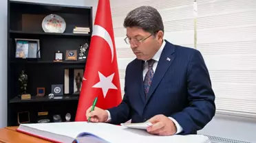 Adalet Bakanı Yılmaz Tunç, Romanya'da Türk Şehitliği'ni Ziyaret Etti