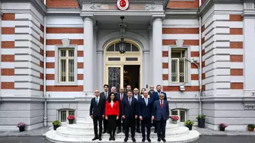 Bakan Tunç Bükreş Büyükelçiliği'ni Ziyaret Etti