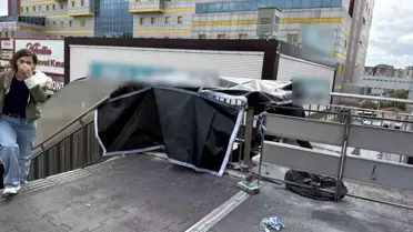 Beylikdüzü'nde Metrobüs Merdivenlerinde Yangın