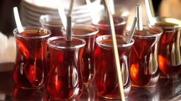 Çayı her müşteriye farklı fiyata satıyorlar! Nedeni de inanılmaz