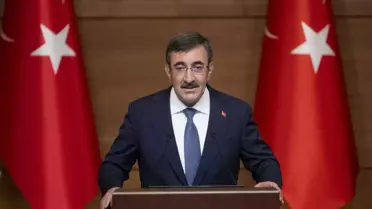 Cevdet Yılmaz: Büyüme hedefi 2025'te yüzde 3.3, 2026'da ise yüzde 3.8