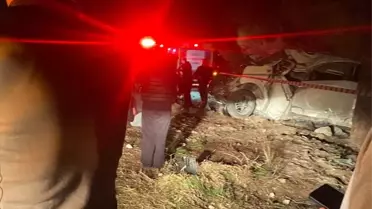 Minibüs Devrildi: 2 Ölü