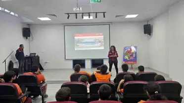 Didim'de Öğrencilere Deniz Temizliği Eğitimi