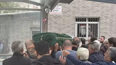 İzmir'de Kadın Cinayeti: Cenaze Toprağa Verildi