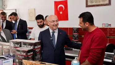 Vali Köşger, Cuma Namazı Sonrası Vatandaşlarla Buluştu