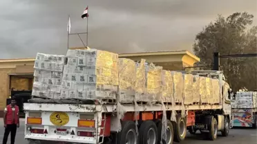 Gazze'ye Yardım Kamyonları Uzun Kuyruklar Oluşturdu