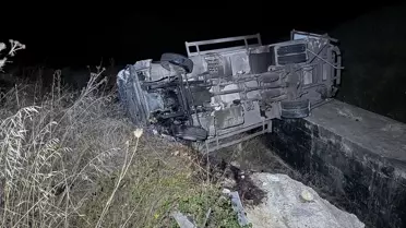 Çan'da Kamyon Şarampole Devrildi, Sürücü Yaralandı