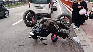 Motosiklet Dolmuşa Çarptı: 16 Yaşındaki Sürücü Yaralı