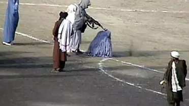 Hamile eşini ve bir adamı öldüren kişi, stadyumda idam edildi