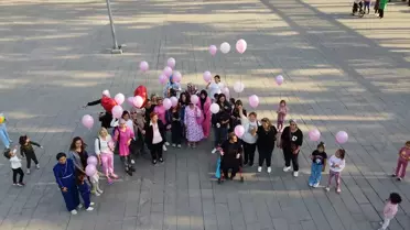 Meme Kanserini Yenen Hatice Eryaşar'a Balonlu Destek