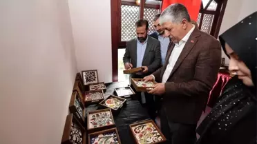 Dilovası'nda Kadınların El Emeği Sergisi Büyük İlgi Gördü