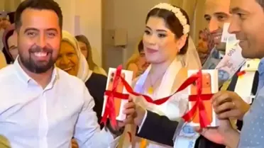 Düğünde Altın Yerine iPhone Şaşkınlığı