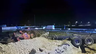 Freni Tutmayan TIR İnşaat Alanına Girdi