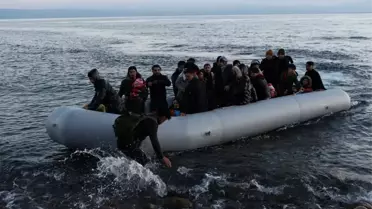Sakız Adası'nda Göçmen Botu Kaza Yaptı