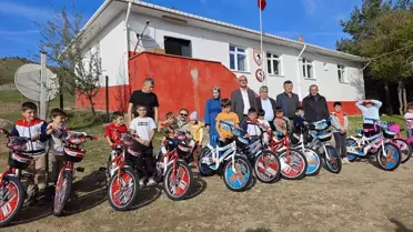 Hayırseverler Bisiklet Hediye Etti