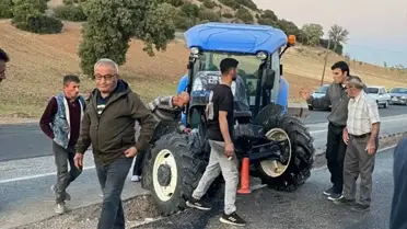 Uşak'ta Traktörle Otomobil Çarpıştı