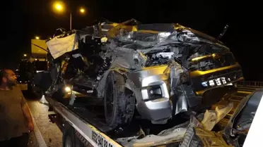 Antalya'da Pikap Kamyona Çarptı: 1 Yaralı