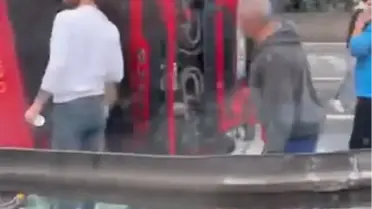 Büyükçekmece'de TIR Devrildi, Yol Kapandı